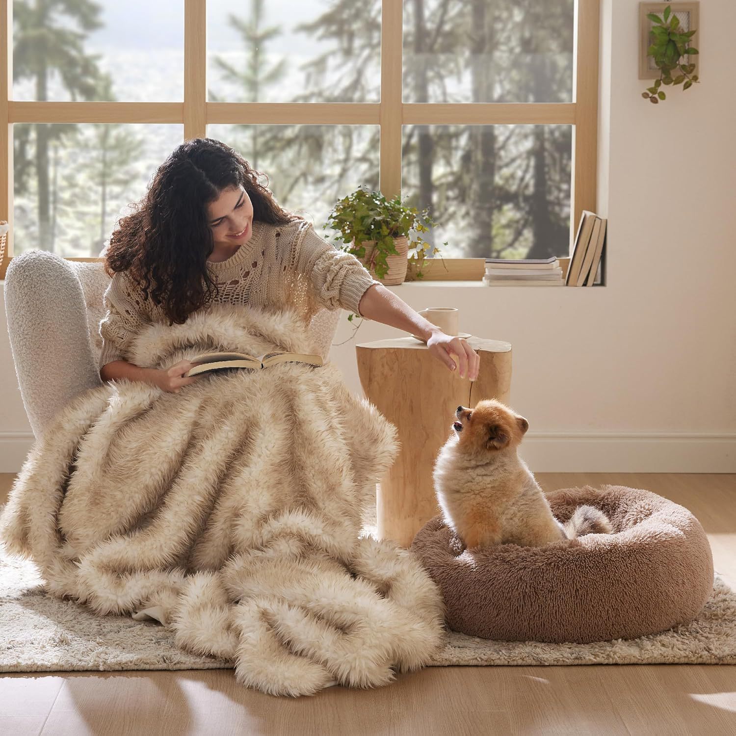 Solid Color Non-slip Round Fluffy Pet Bed